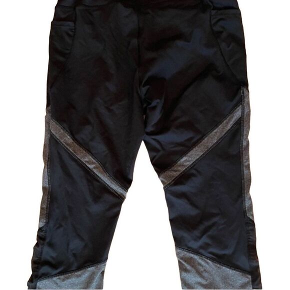 AVIA crop leggings with color block/ mesh inserts - Picture 2 of 6